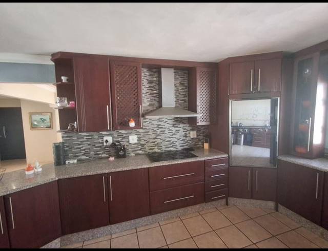 4 BEDROOM HOUSE FOR SALE IN DAWN PARK EXT